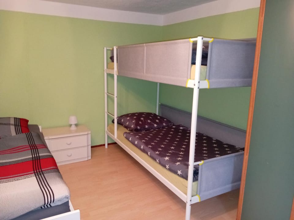 Bed, Bedroom, bunk bed