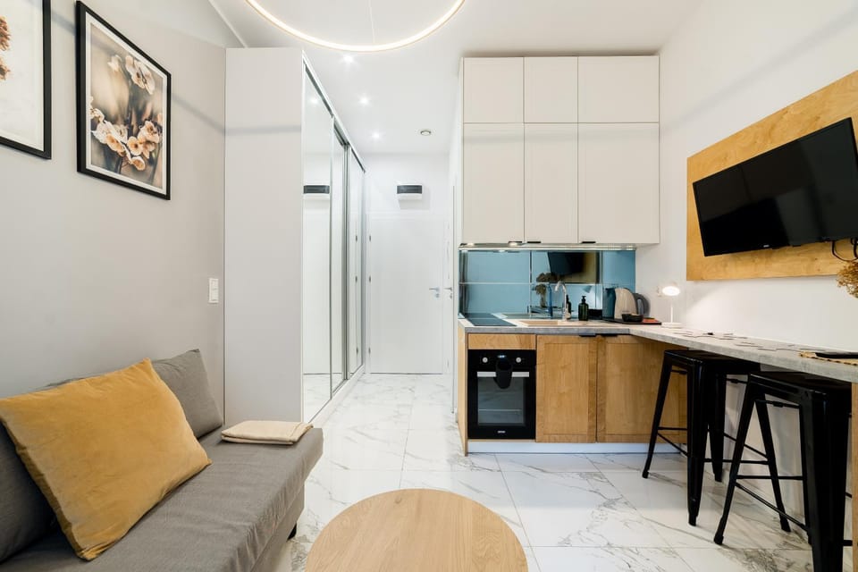 Coffee/tea facilities, Kitchen or kitchenette, Seating area, Dining area, oven
