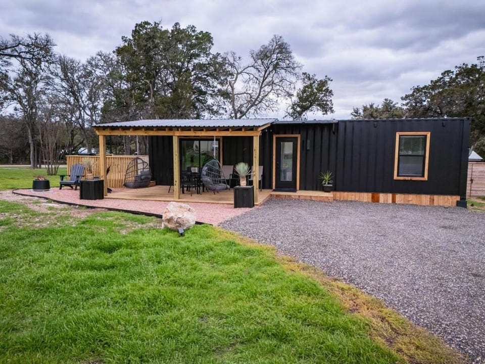 Contained in Gruene - Cowboy Edition - Heated Pool House in New Braunfels