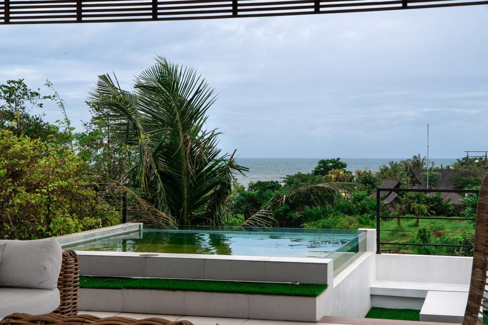 Day, Natural landscape, View (from property/room), Balcony/Terrace, Pool view, Sea view, Swimming pool
