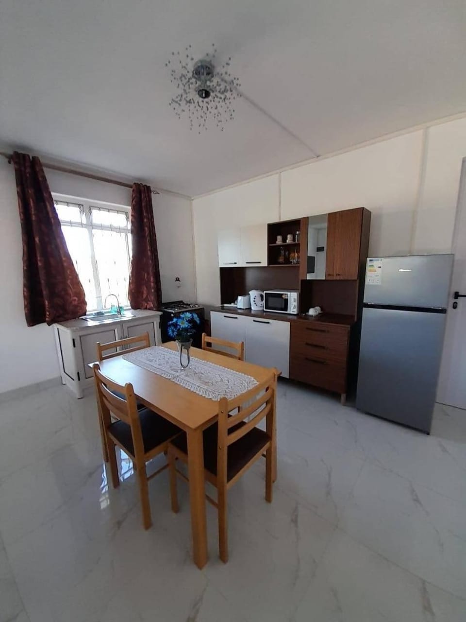 Dining area, kitchen
