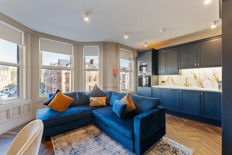 Kitchen or kitchenette, Seating area