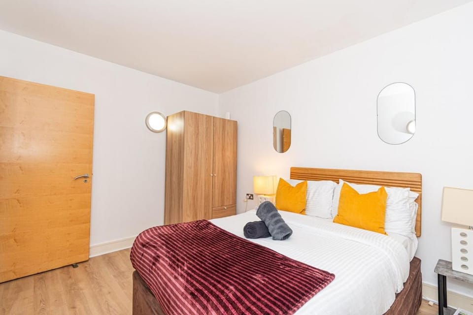 Amanah Properties - Modern 3-Bedroom Skyline Apartment Near London Bridge Apartment in London Borough of Southwark