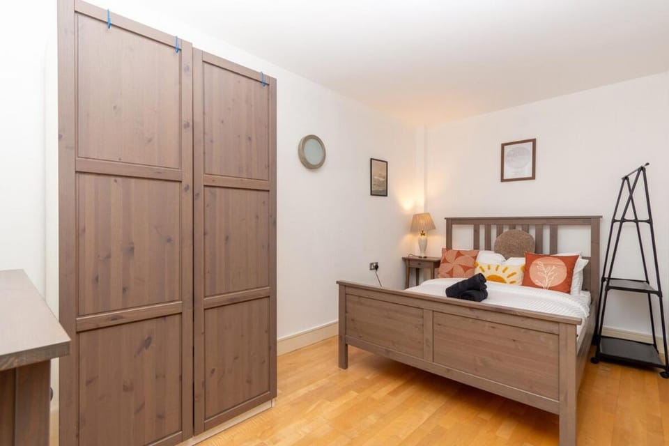 Bed, Photo of the whole room, Bedroom, wardrobe
