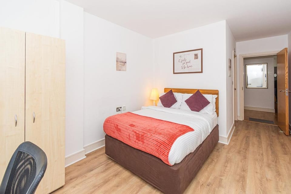 Amanah Properties - Modern 3-Bedroom Skyline Apartment Near London Bridge Apartment in London Borough of Southwark
