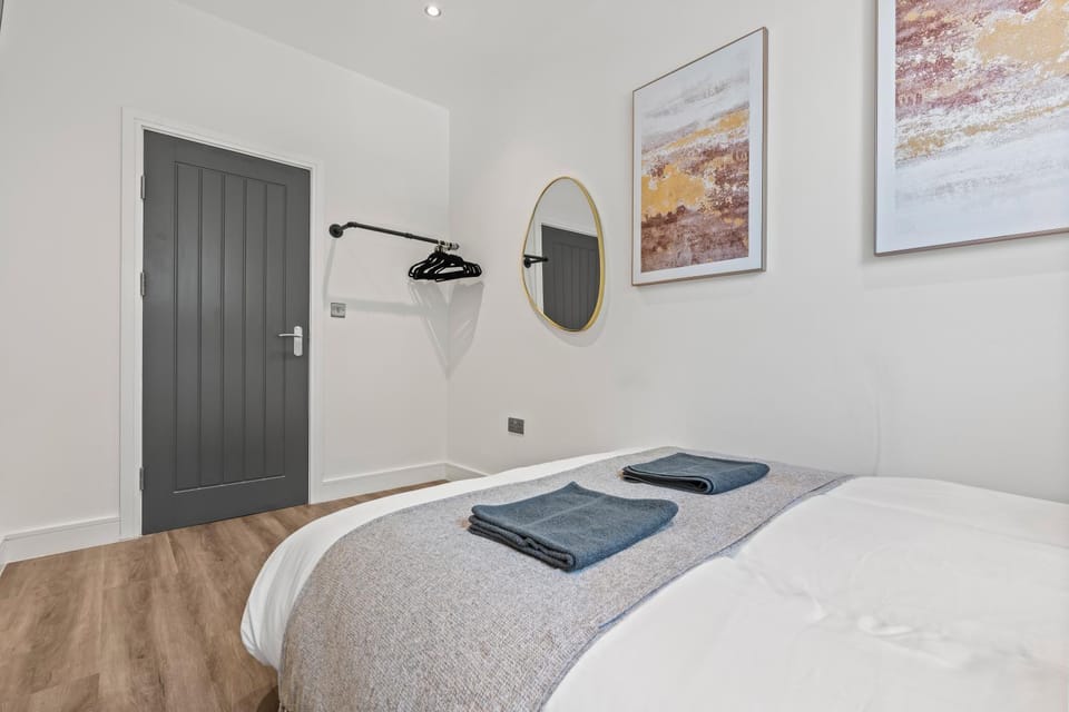 Bed, Photo of the whole room, Bedroom, wardrobe