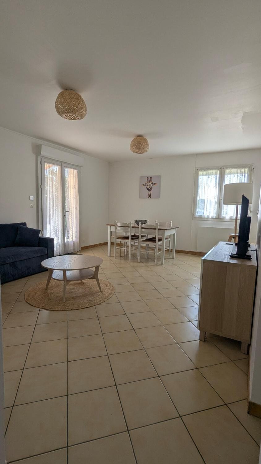 Living room, Dining area