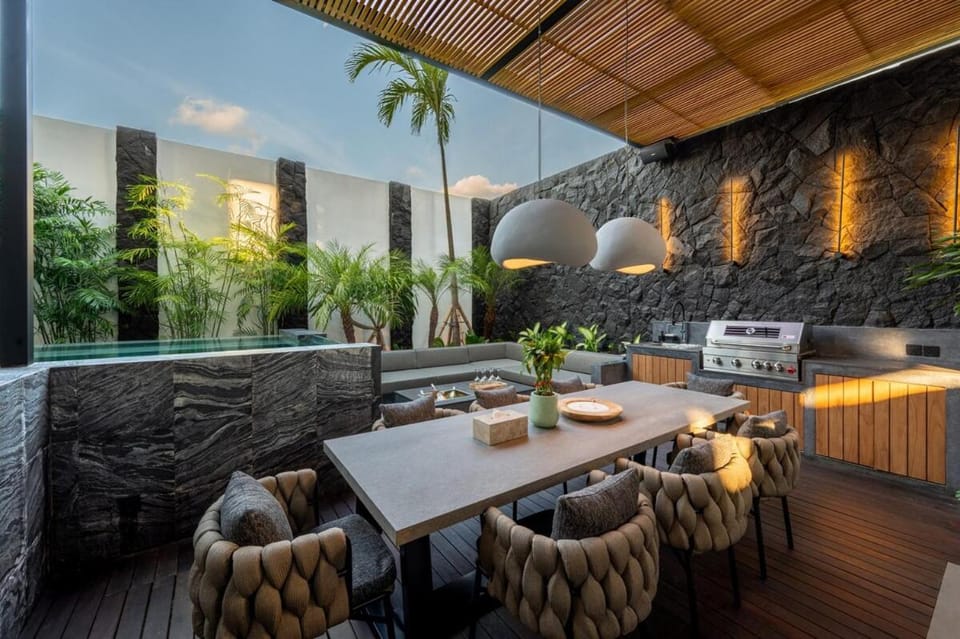 BBQ facilities, Seating area, Dining area, Garden view