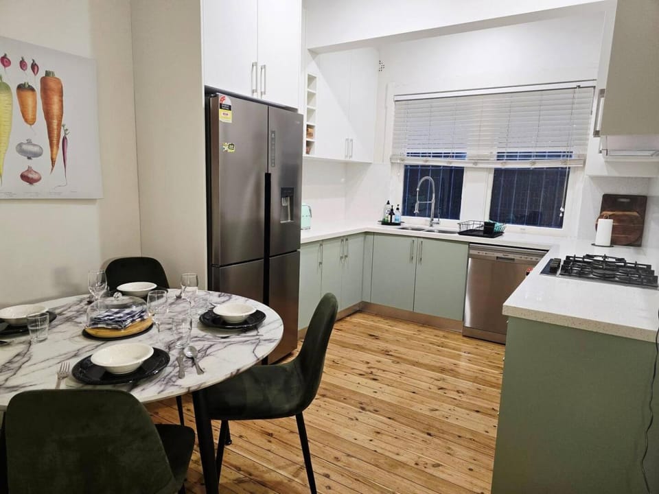 Dining area, kitchen