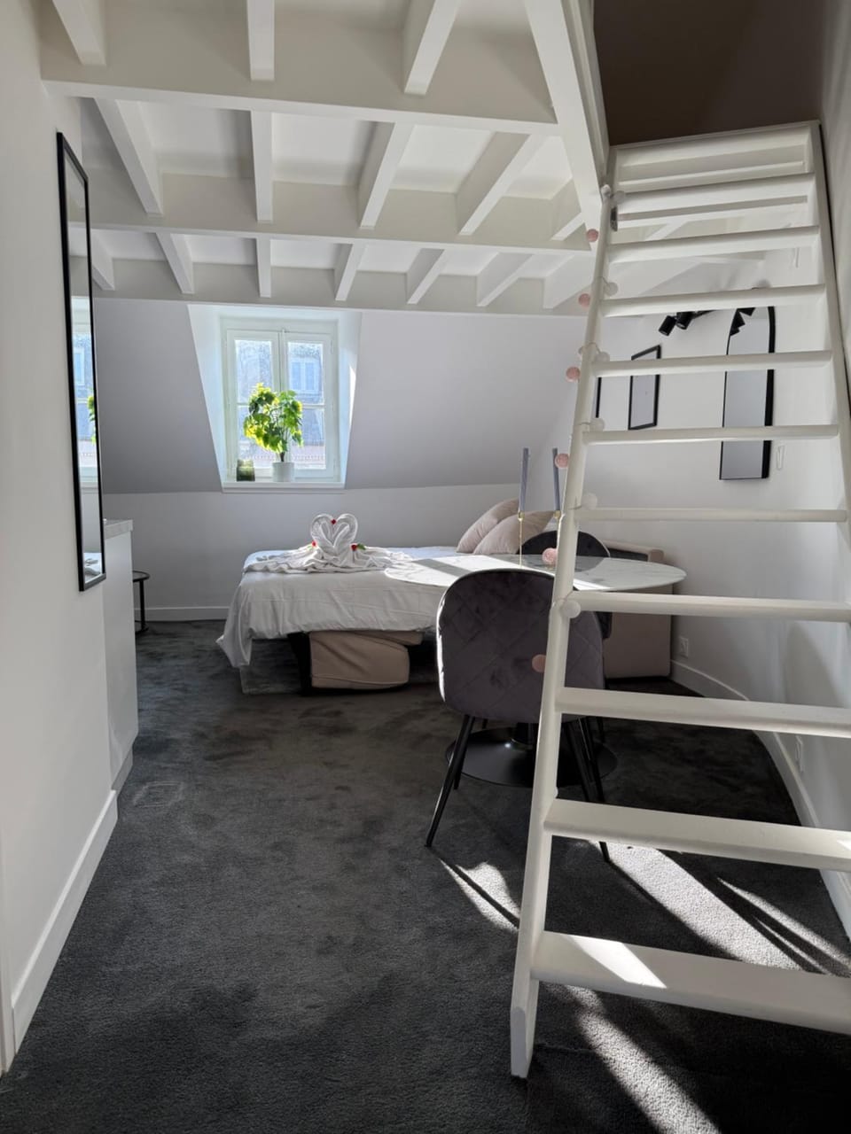 La Tour Annunziata Apartment in Versailles