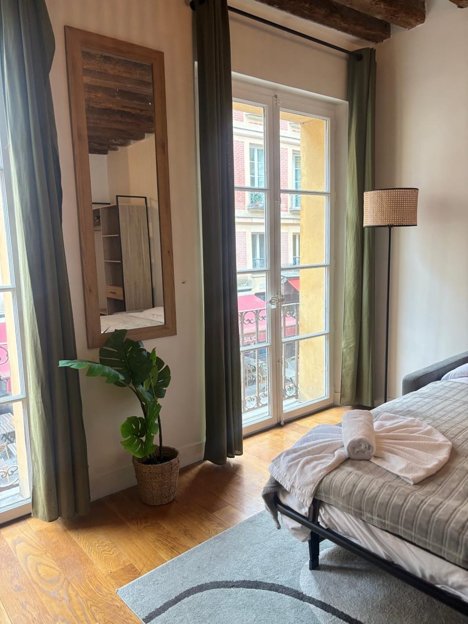 La Tour Annunziata Apartment in Versailles