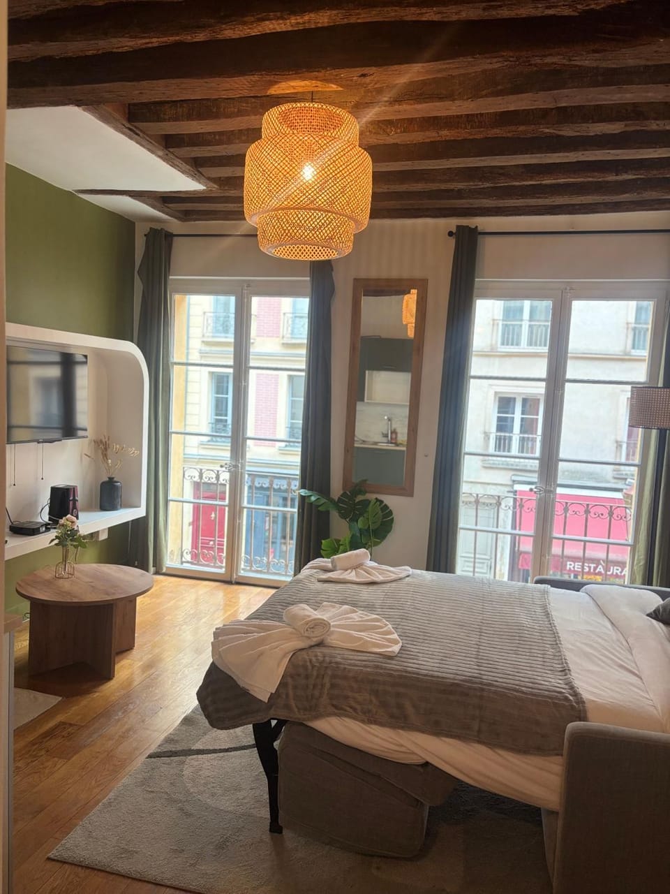 La Tour Annunziata Apartment in Versailles