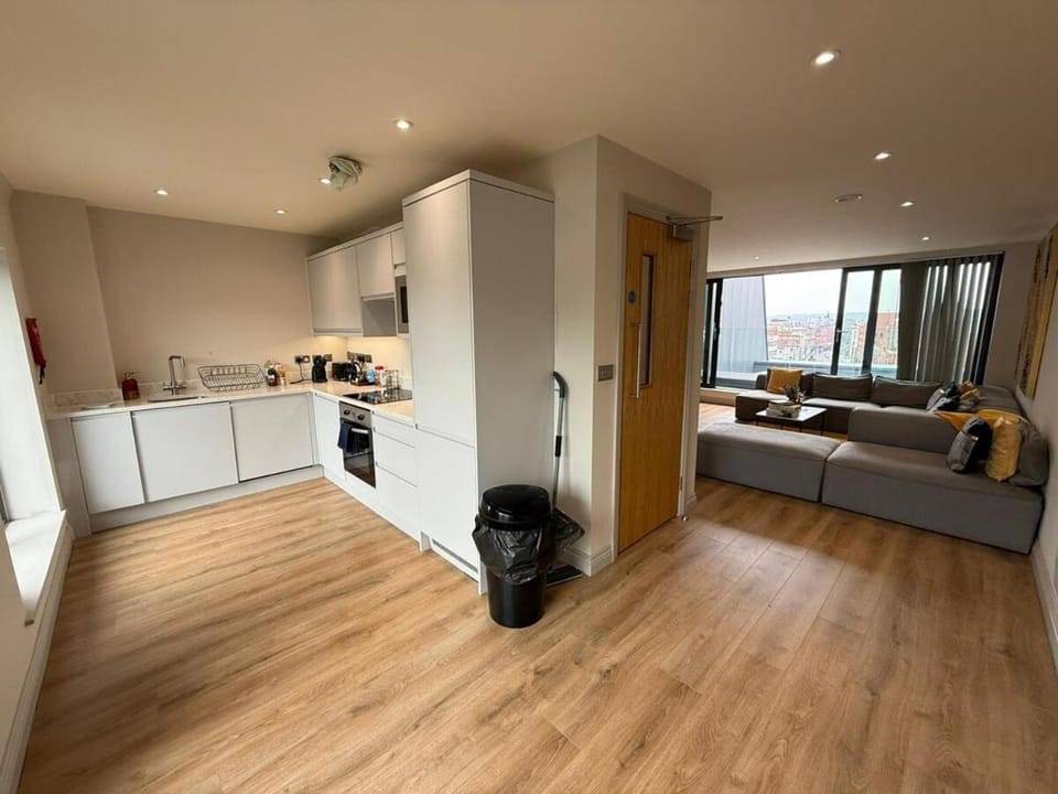 Modern Spacious Leeds Penthouse Apartment in Leeds