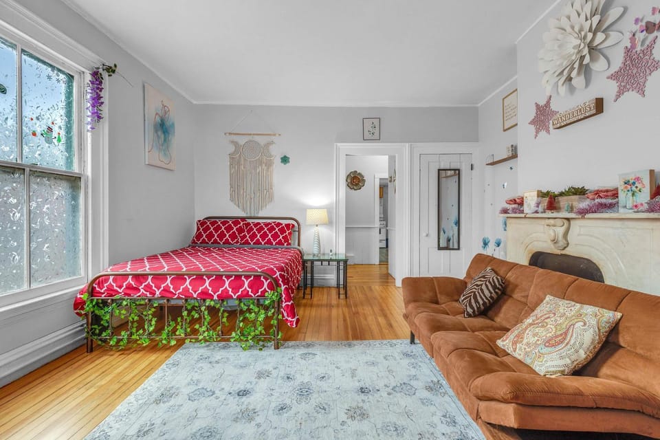 Historic Studio Near Trinity College with Fast WiFi Apartment in Hartford