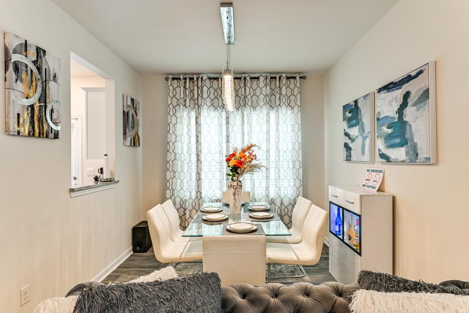 7 Mi to Uptown - Pet-Friendly 2-Story Townhome! House in Charlotte