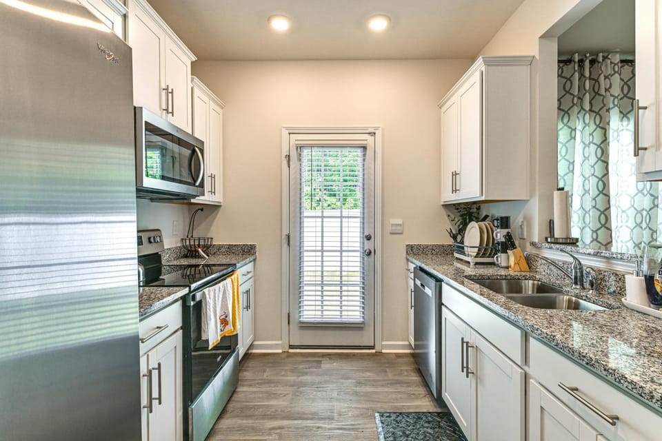 7 Mi to Uptown - Pet-Friendly 2-Story Townhome! House in Charlotte
