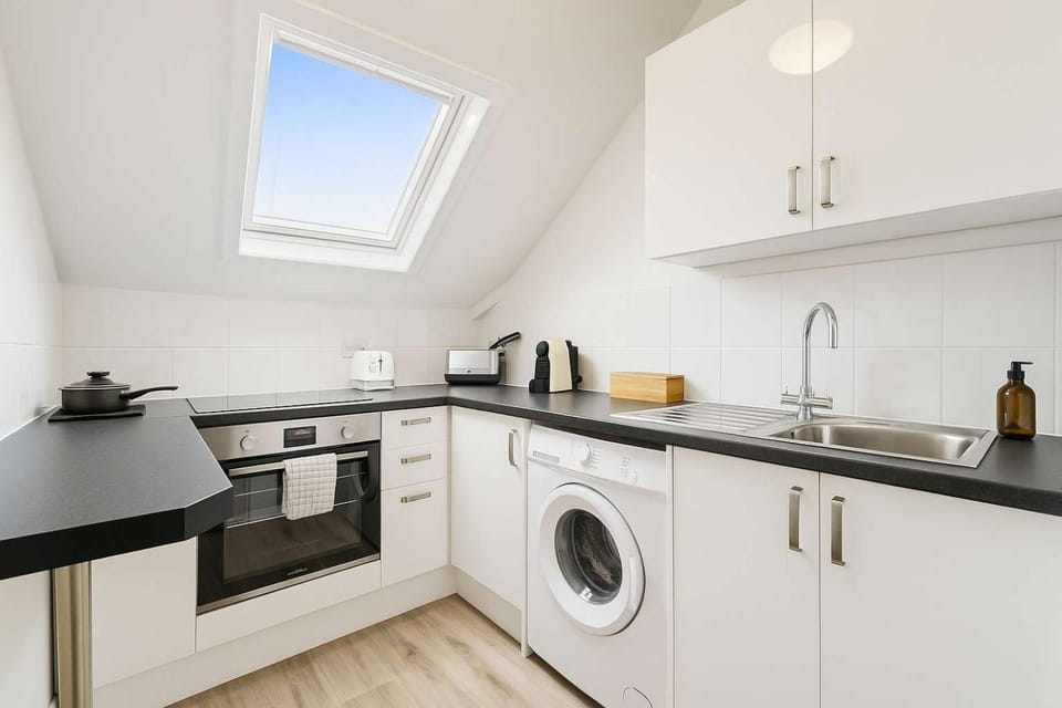 Charming Top Floor Cardiff Gem Apartment in Cardiff