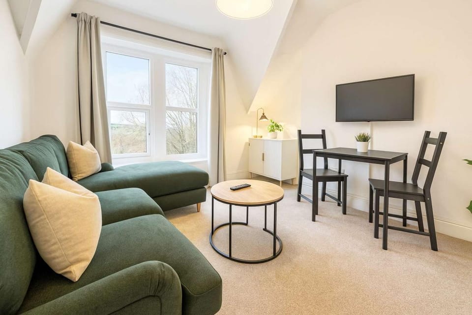 Charming Top Floor Cardiff Gem Apartment in Cardiff