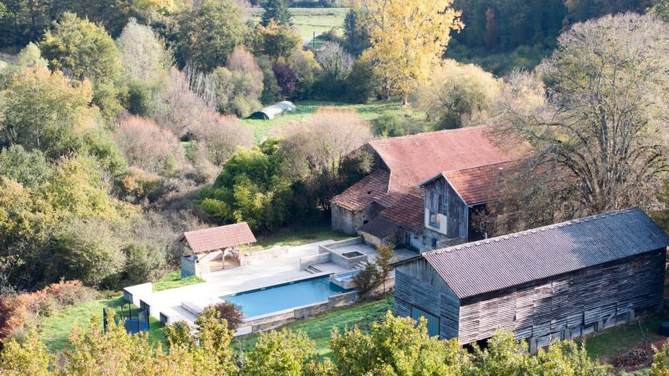 Property building, Swimming pool