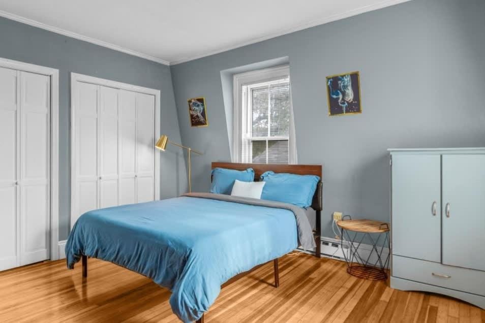 Enchanting 3BR Near Downtown Hartford Cozy & Modern with Parking Apartment in Hartford