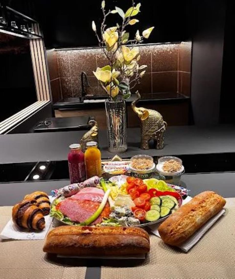 Breakfast, Continental breakfast