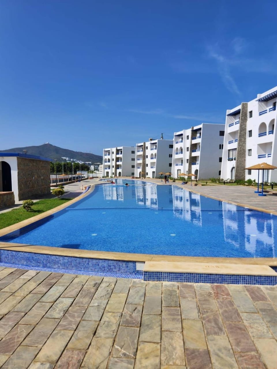 Day, Natural landscape, Pool view, Swimming pool, sunbed