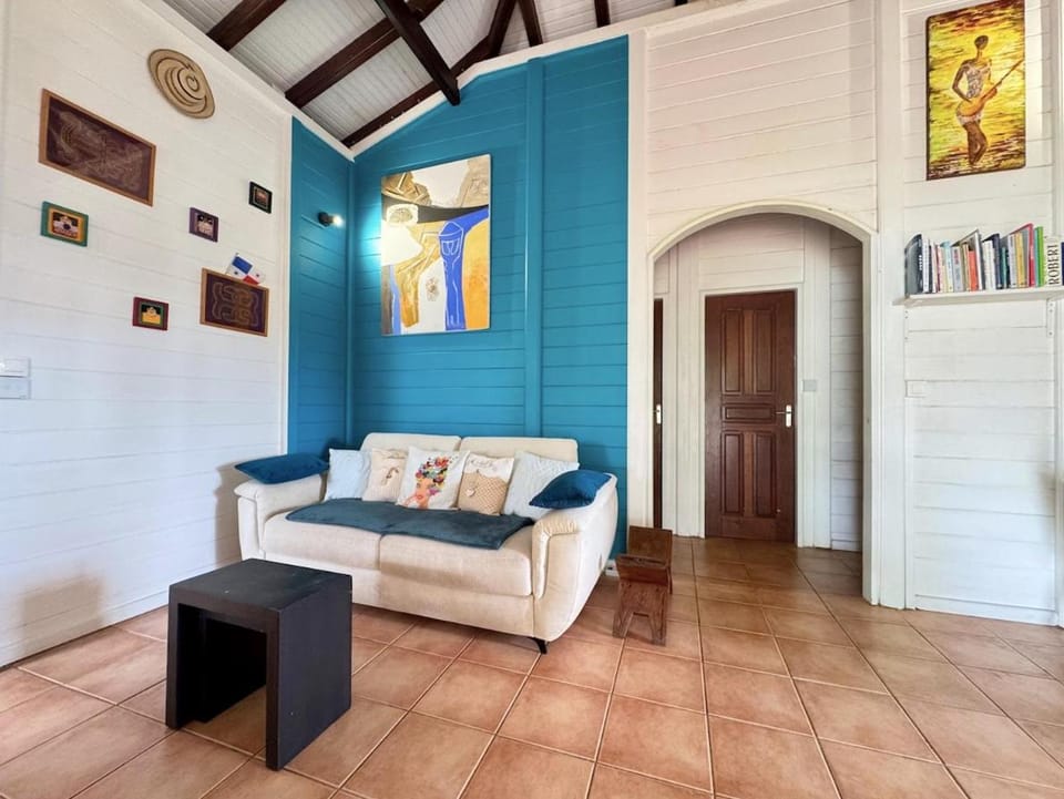 Villa Ti Sable - Maison Créole Apartment in Arrondissement of Saint-Pierre