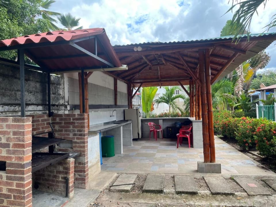BBQ facilities, Lounge or bar