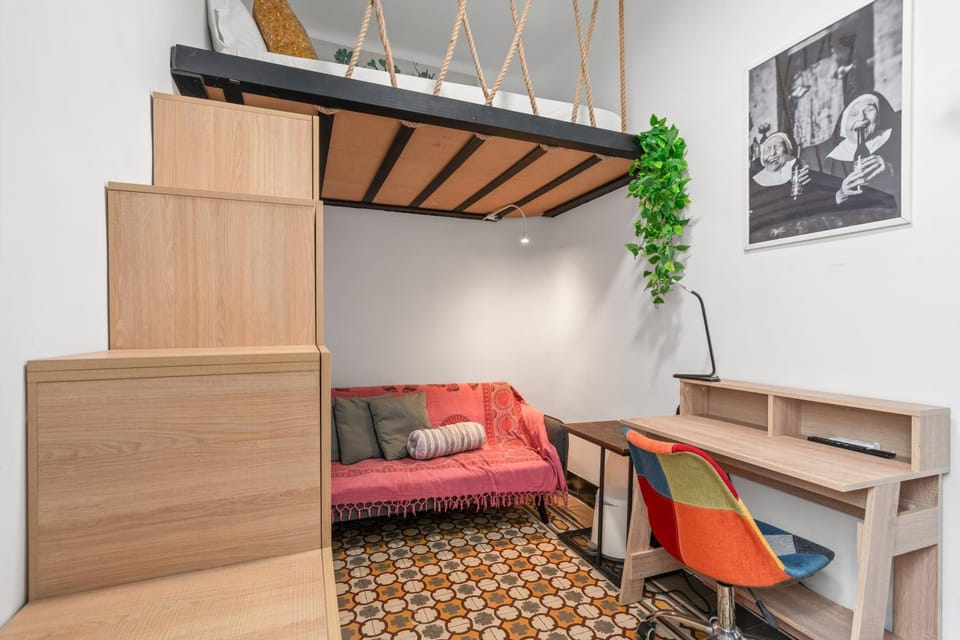 Private room in Malasaña #1 Bed and Breakfast in Centro