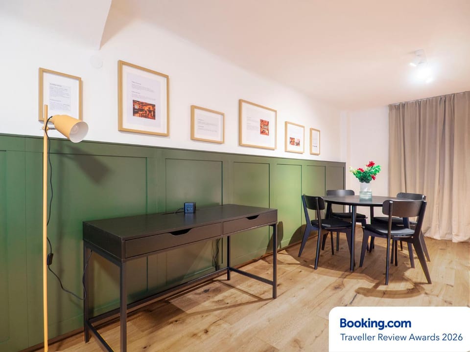 Dining area, kitchen