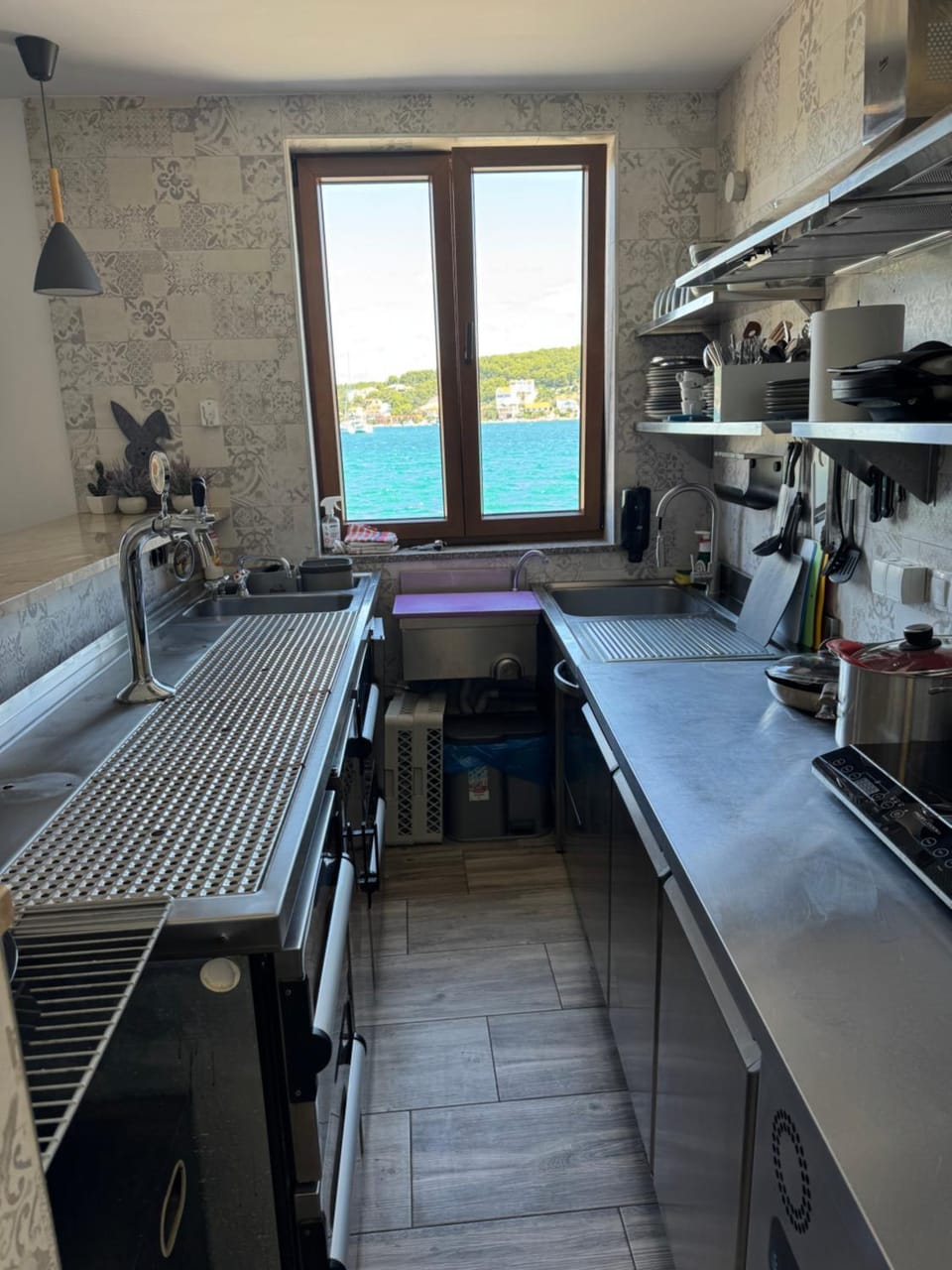 APARTMENTS Suzy Apartment in Tisno