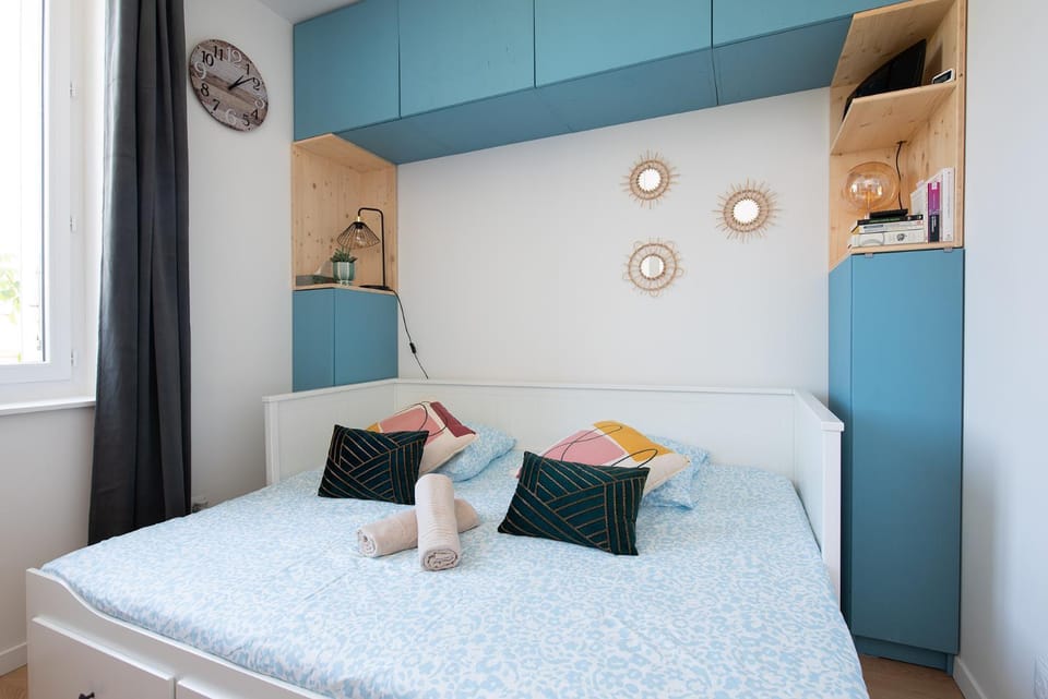 Bed, Bedroom