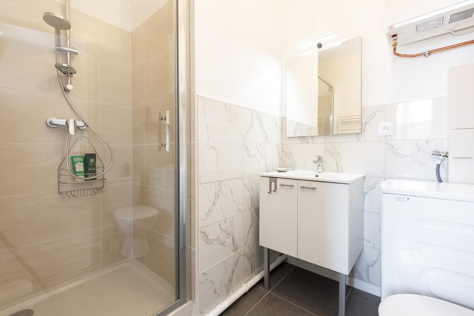 Shower, Bathroom