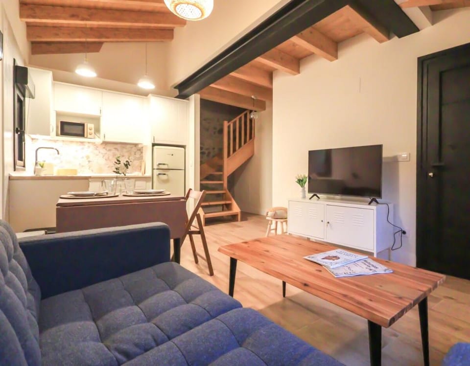 Communal lounge/ TV room, Kitchen or kitchenette, Living room, Dining area