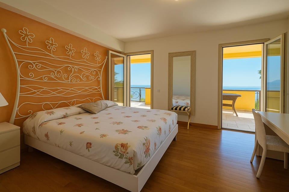 Bed, Photo of the whole room, Bedroom, Sea view