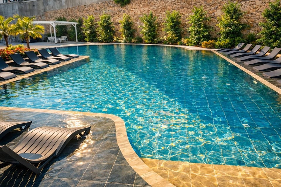 Day, Swimming pool, sunbed