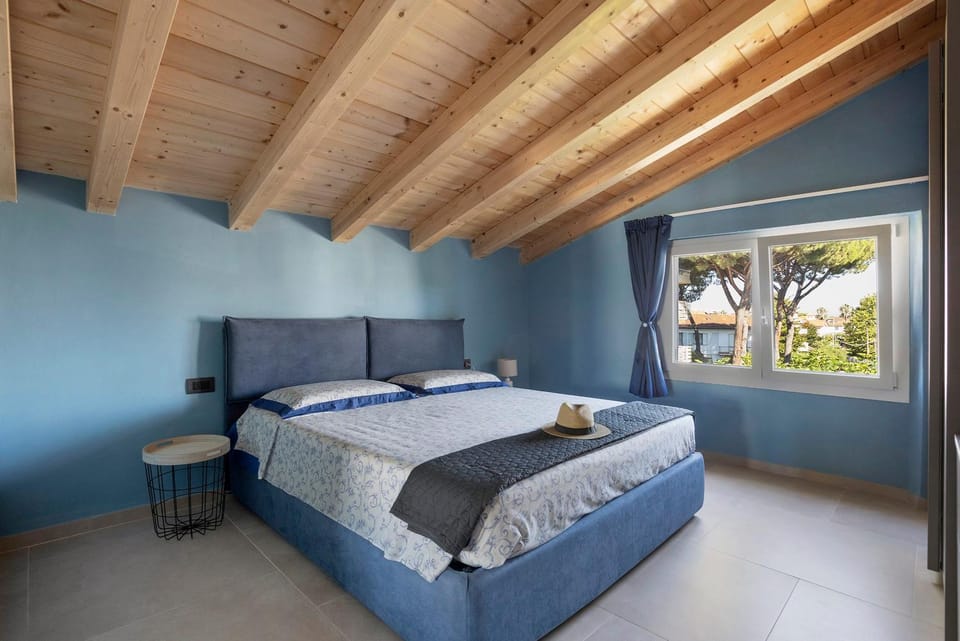 Property building, Living room, Bedroom