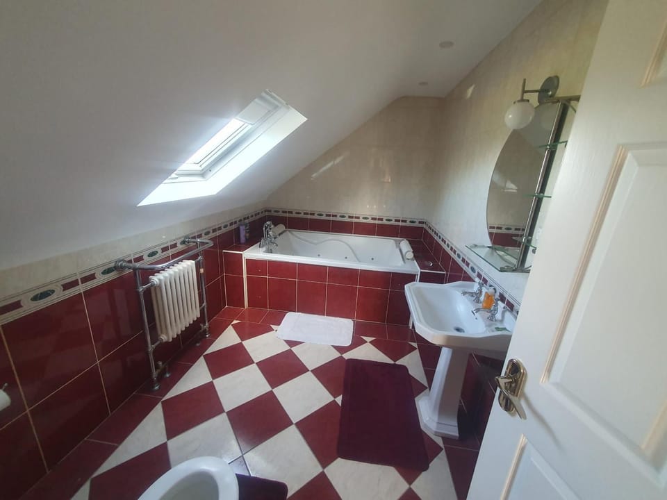 Room 5 - Anglers Rest Carrick Bed and Breakfast in Leitrim, Co. Leitrim, Ireland