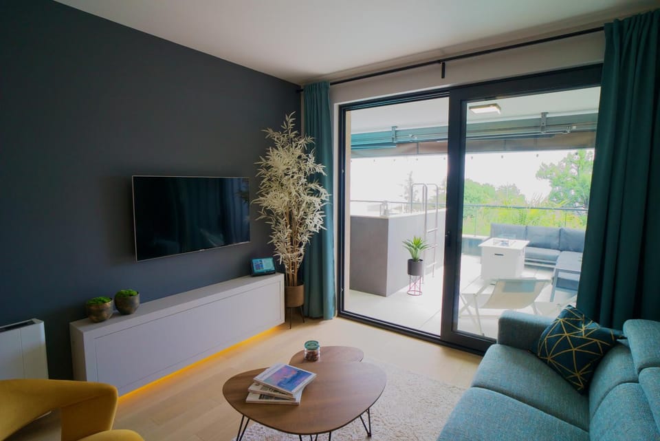 TV and multimedia, Balcony/Terrace, Living room, Seating area, Evening entertainment, Evening entertainment, Swimming pool
