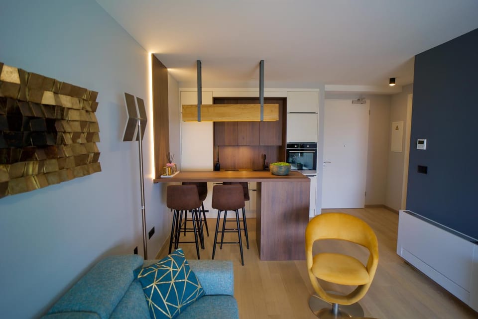 Kitchen or kitchenette, Living room, Seating area, Dining area, kitchen