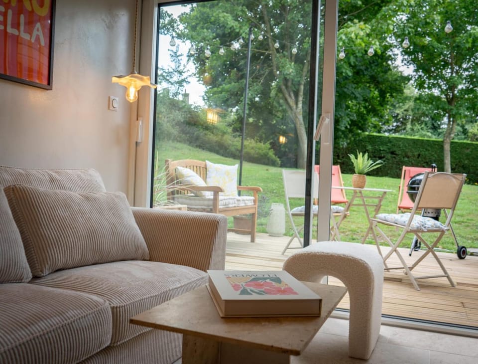 Patio, Living room, Garden view