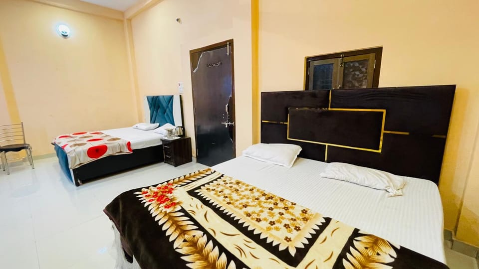 KIARSH RESIDENCY HOME Stay Bed and Breakfast in Varanasi