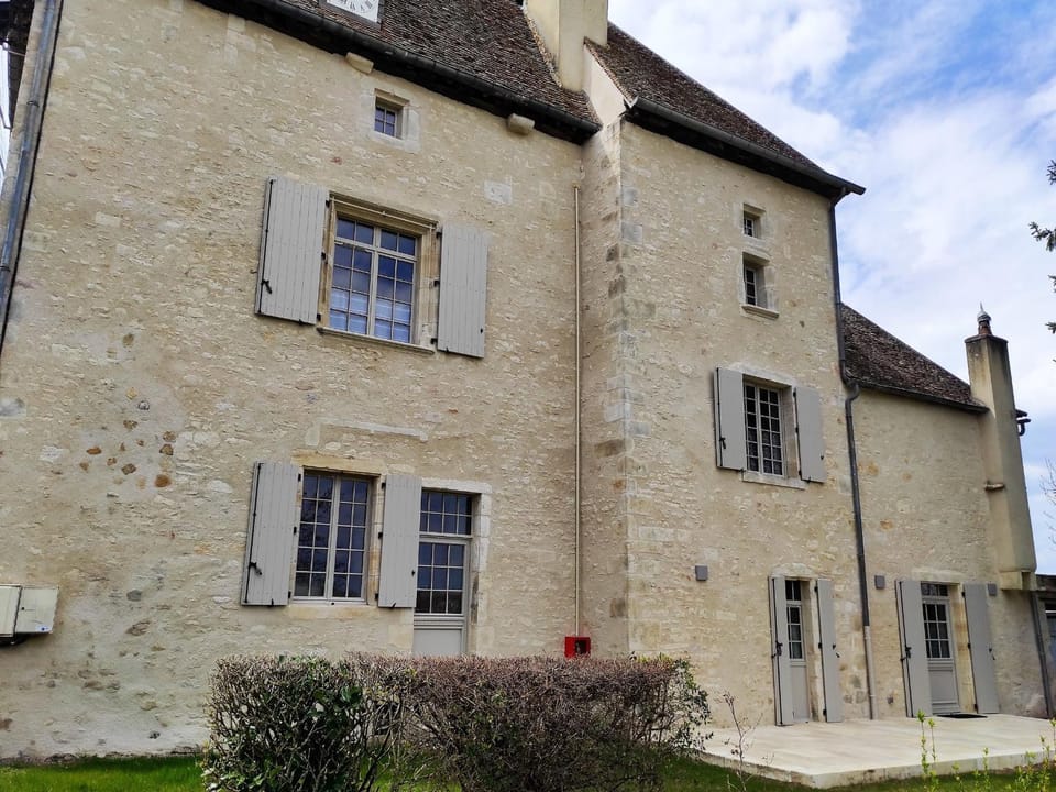 Gîte restauré avec parc et jeux, idéal pour familles - FR-1-586-65 House in Centre-Val de Loire