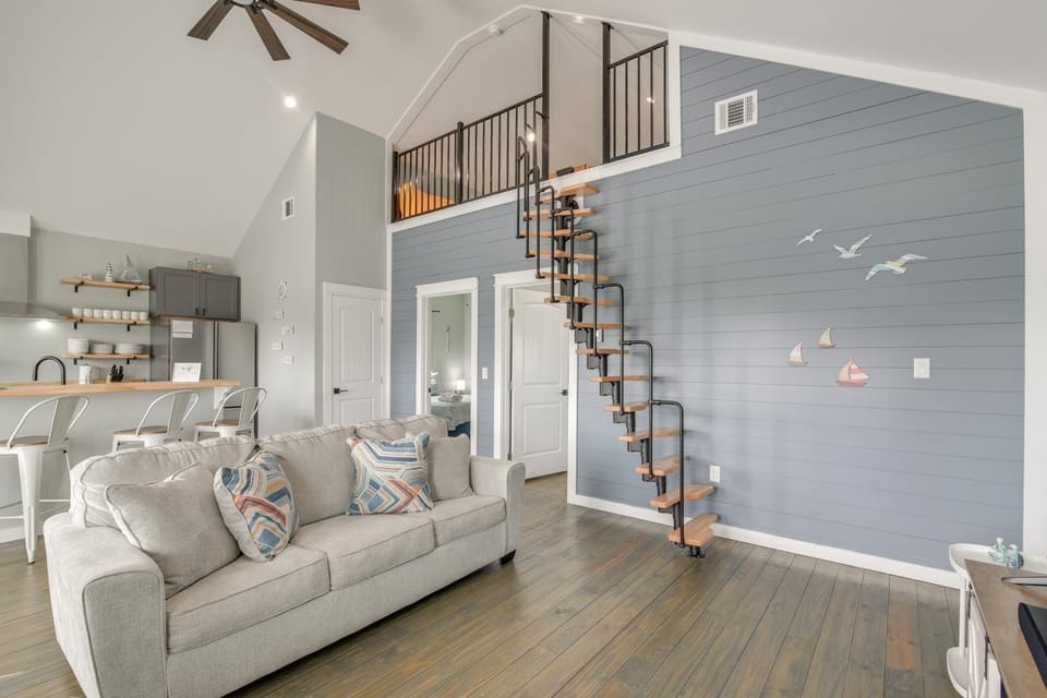 Pool Access, Deck + Patio: Bolivar Peninsula Gem House in Bolivar Peninsula