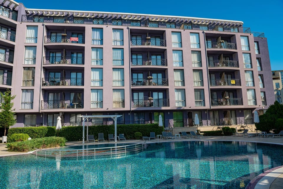 Property building, Swimming pool