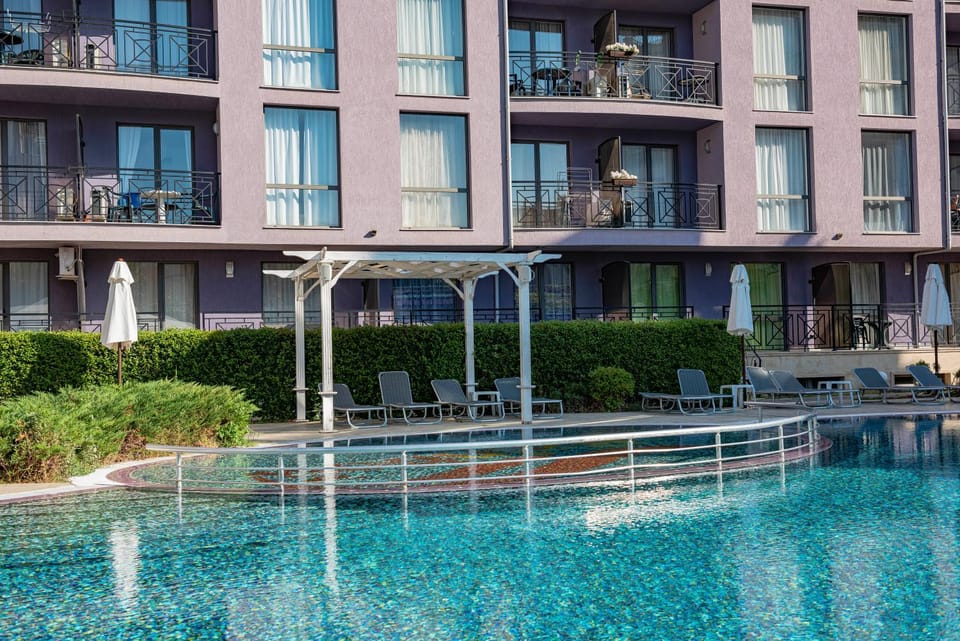 Property building, Swimming pool