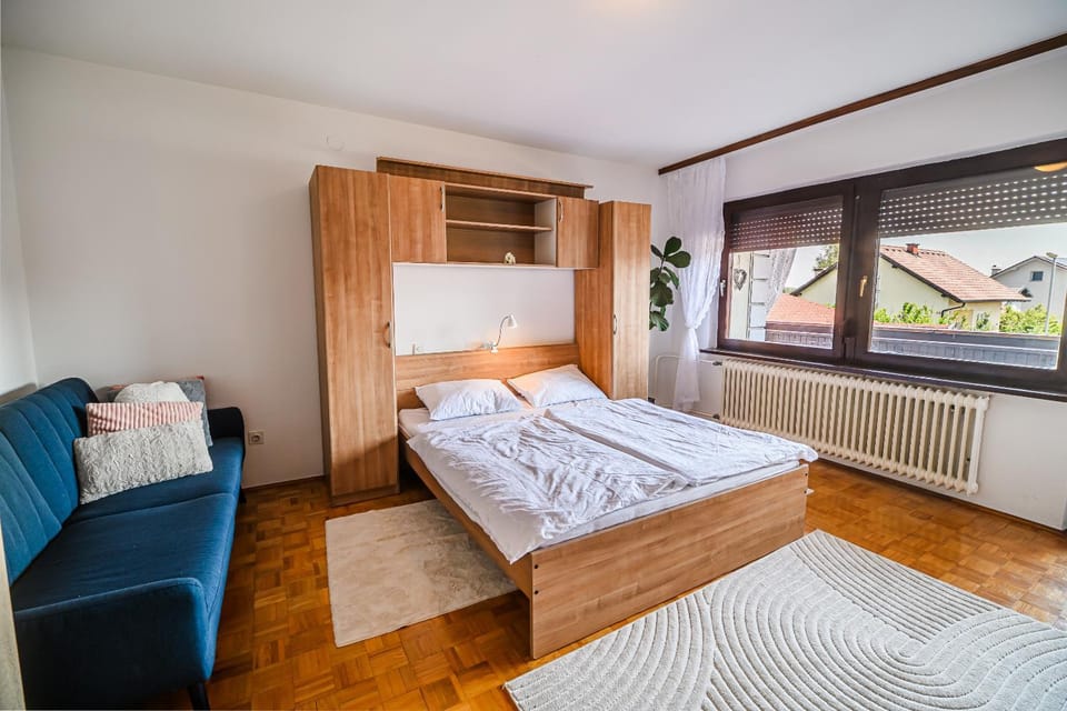 Bed, Bedroom
