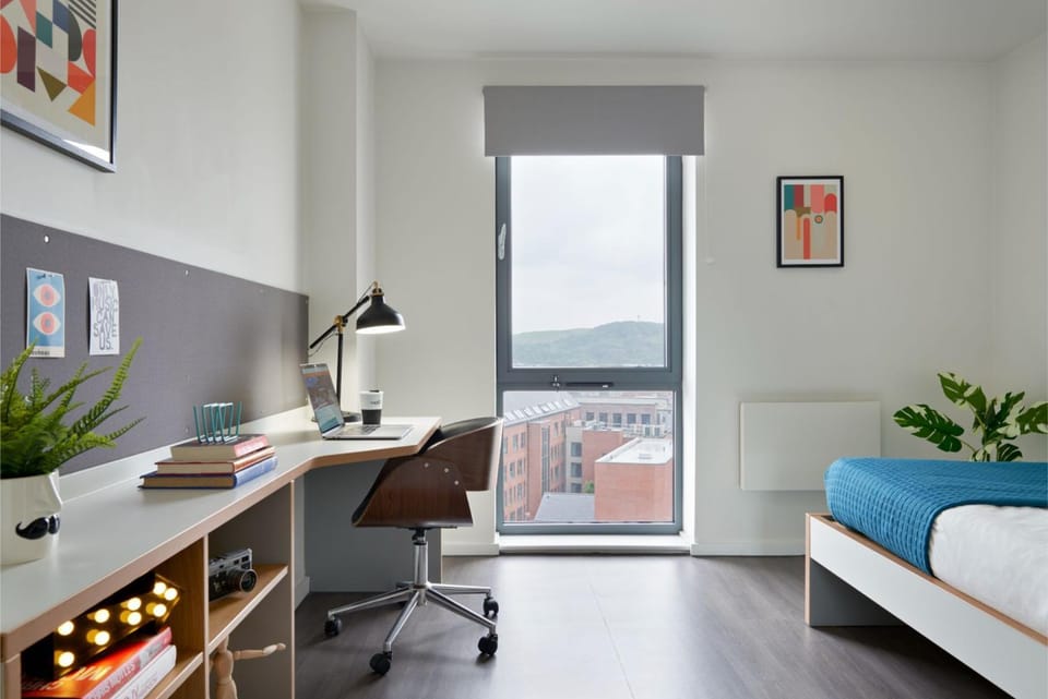 Photo of the whole room, Bedroom