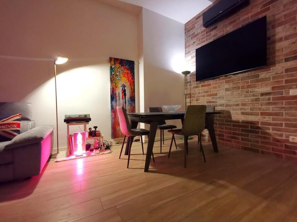 30 meters from the Lambrate M2 Città Studi metro station Apartment in Milan
