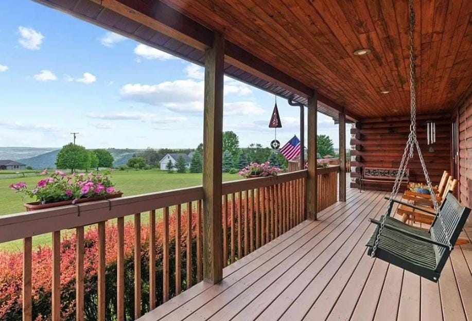Keuka Breeze House in Keuka Lake